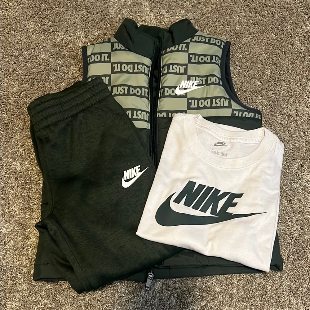 Nike Kids Green Set